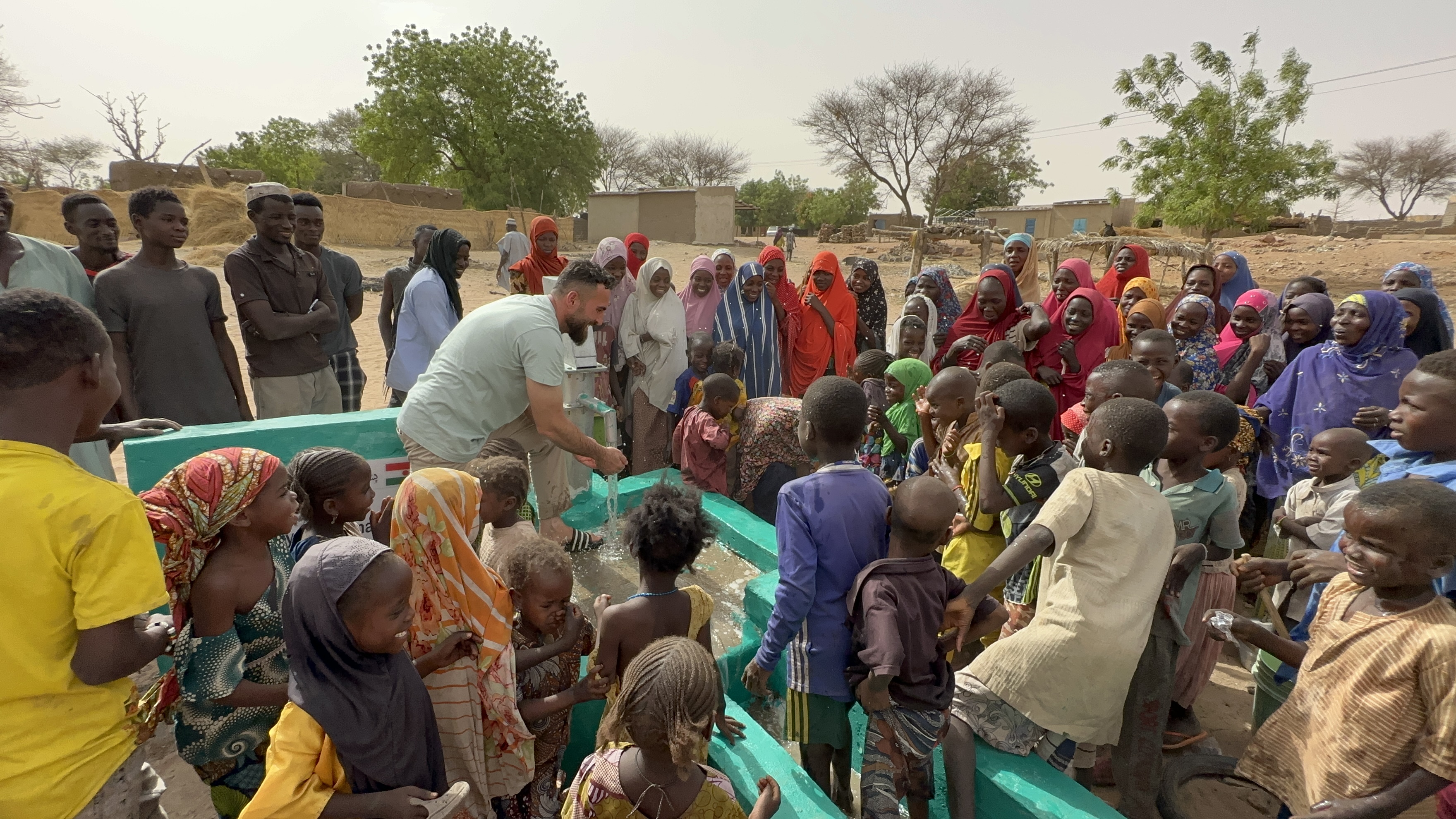 Kuyulardan Hayat Fışkırıyor – Umut Derinleşiyor